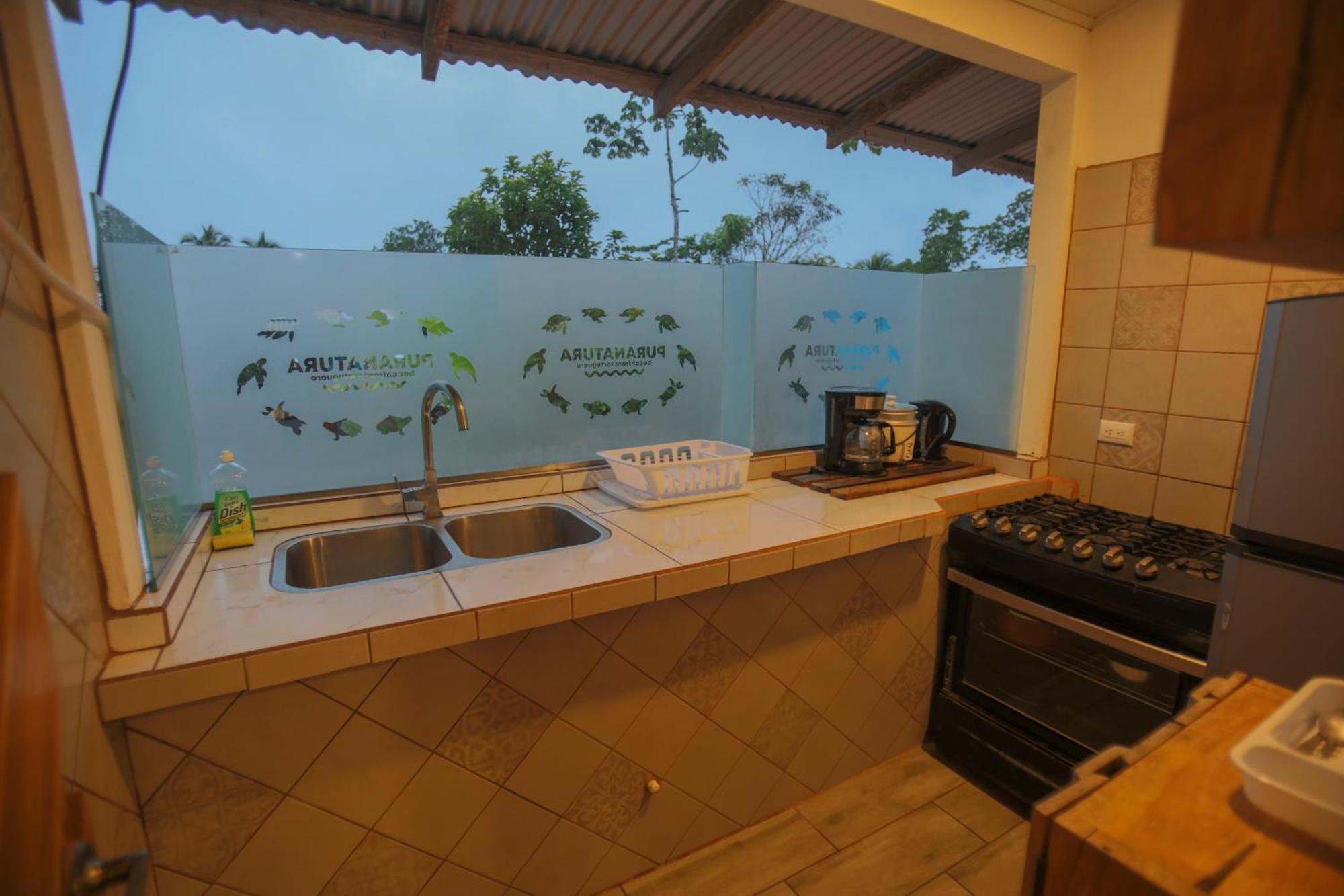 Hotel Pura Natura Beachfront Tortuguero Exterior photo